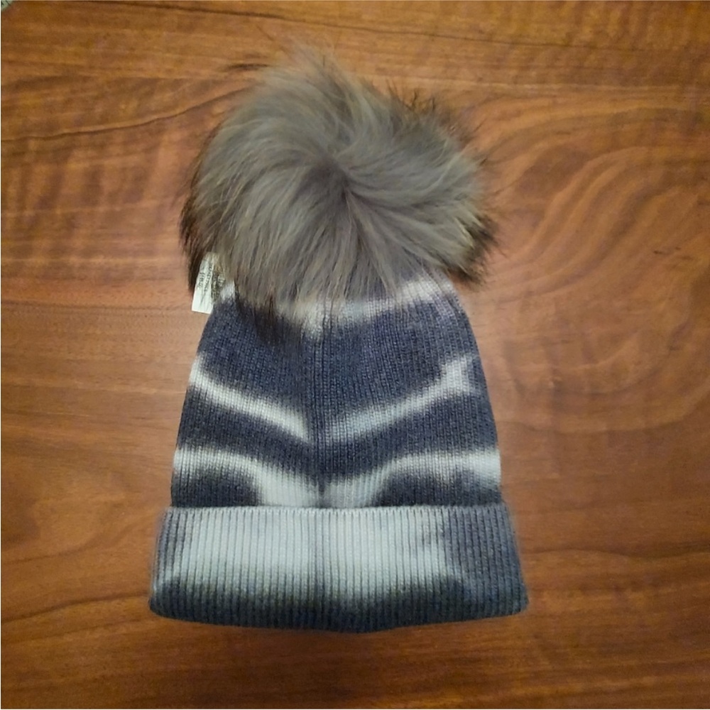 Cashmere wool real fox pompom hat NWT
